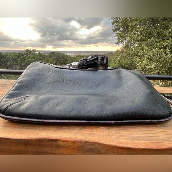 EUC Brighton Faux Croc Embossed Soft Leather Shoulder Bag - Picture 4 of 13